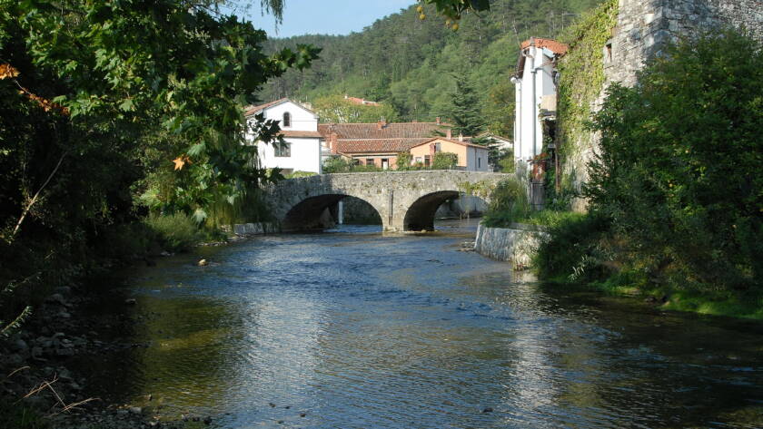 Il ponte sul fiume Vipacco presso la cittadina di Vipava (SLO) Foto Johann Jaritz, CC BY-SA 3.0